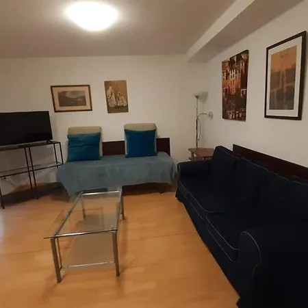 Auhabitat Zaragoza, Edificio De Turisticos Daire