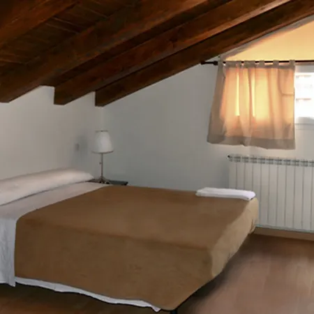 Auhabitat Zaragoza, Edificio De Turisticos סרגוסה