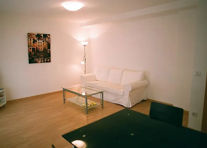 Auhabitat Zaragoza, Edificio De Turisticos *