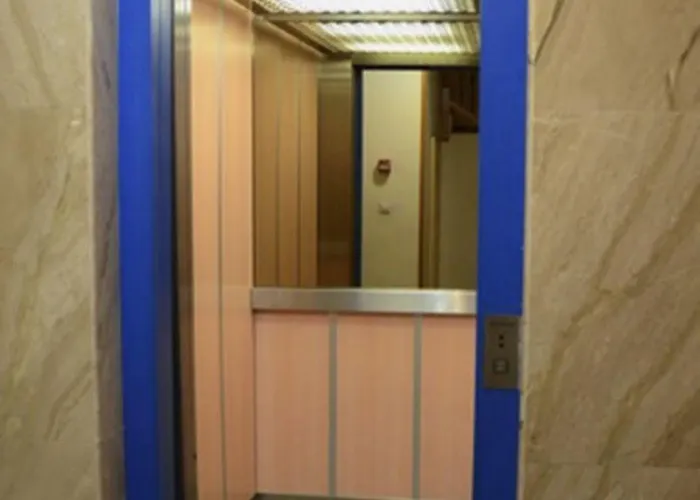 Auhabitat Zaragoza, Edificio De Turisticos Saragossa